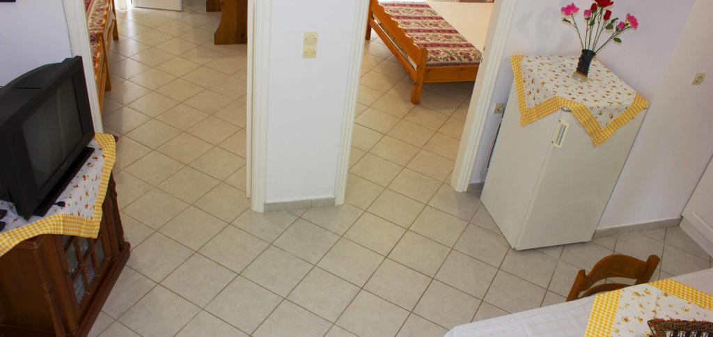 Mersina Apartments Keri Екстериор снимка