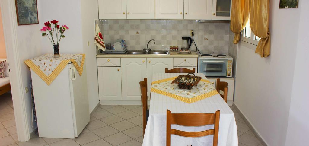 Mersina Apartments Keri Екстериор снимка