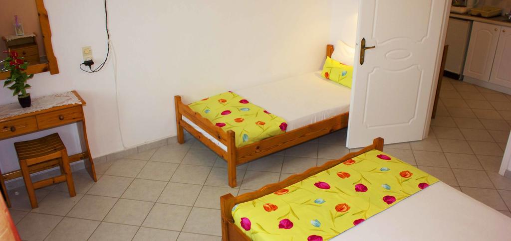 Mersina Apartments Keri Екстериор снимка